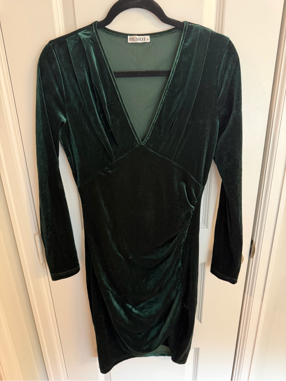 Deep Green Velvet V-Neck Long Sleeve Dress